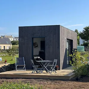 Les Hirondelles Plouhinec (Finistere)